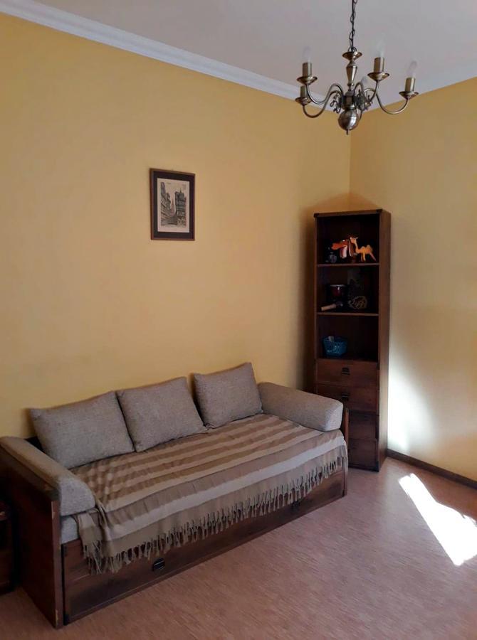 Apartment In The Historical City Center Černivci Esterno foto